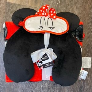 Minnie Mouse Travel Set NWT